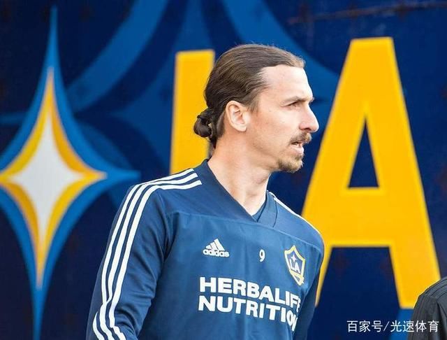 什么叫霸气!伊布拒绝在人工草皮踢球,球队0比