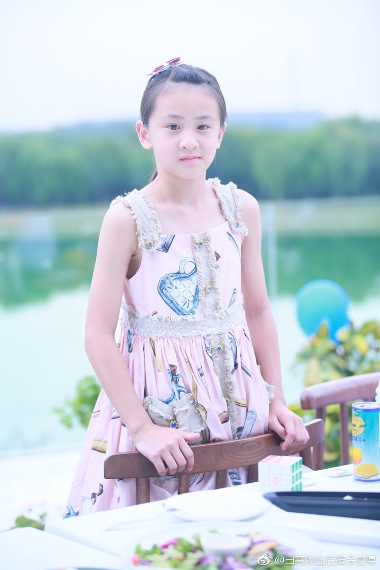 田亮办生日派对提前庆生 森碟亭亭玉立越长越美