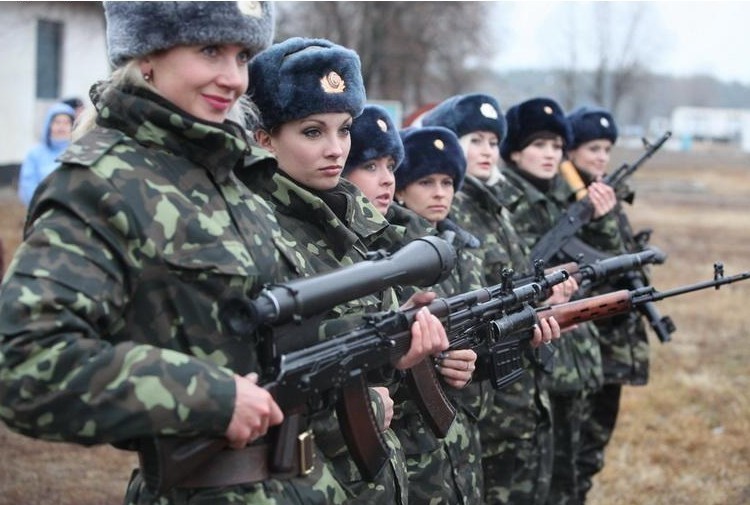 太养眼!乌克兰美女士兵军中选美 颜值惊人 太养眼!乌克兰美女士兵军中选美 颜值惊人