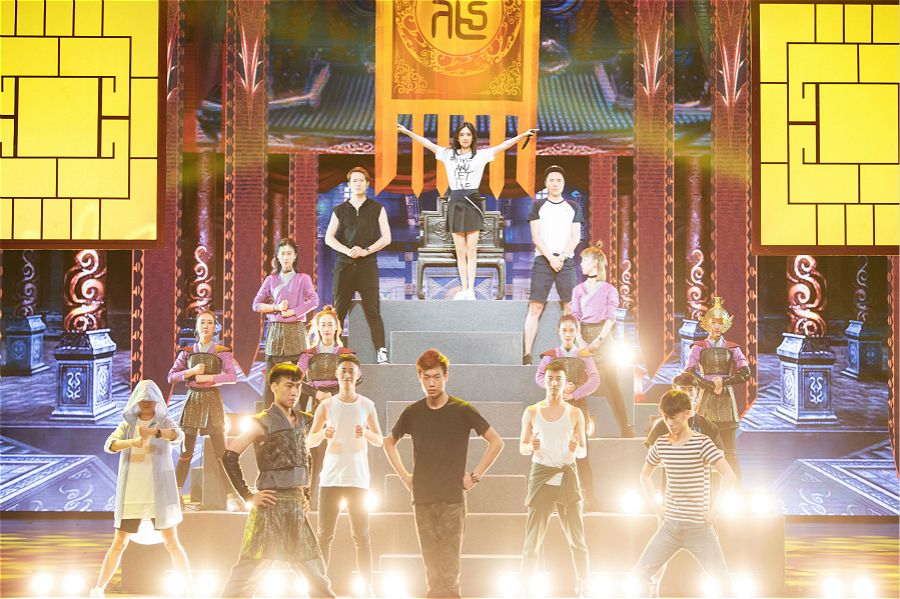 何炅调侃谢娜:你怎么好意思叫自己太阳歌后 何炅调侃谢娜:你怎么好意思叫自己太阳歌后