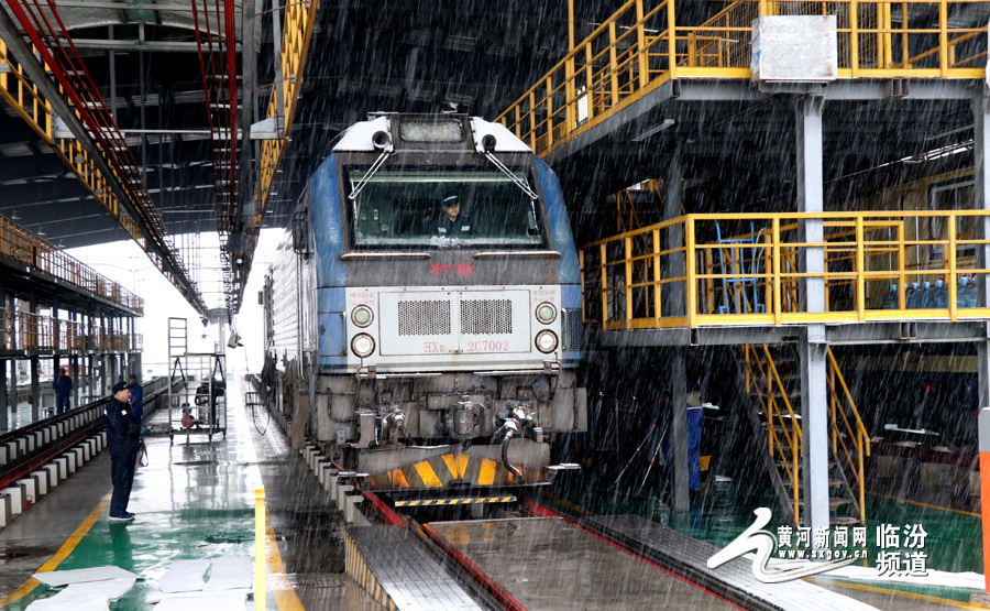 【新春走基层】侯马北机务段迎战风雪保春运