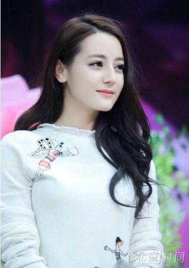 迪丽热巴工作室正式开通,杨幂却只用11个字做