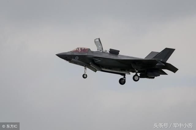 美军航母为何不选择垂直起降F-35B? 既然美军