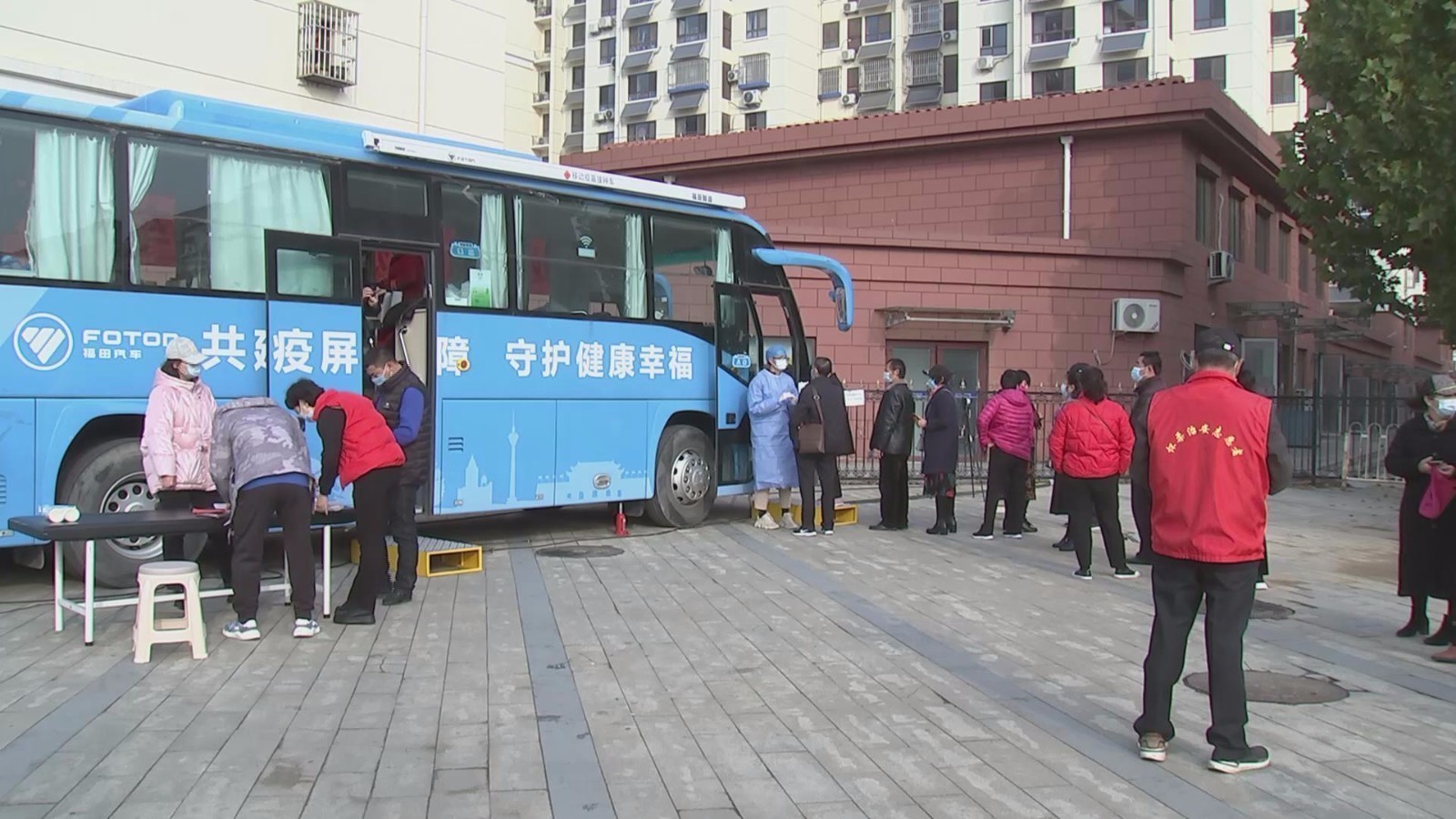 怀柔区：“流动疫苗接种车\