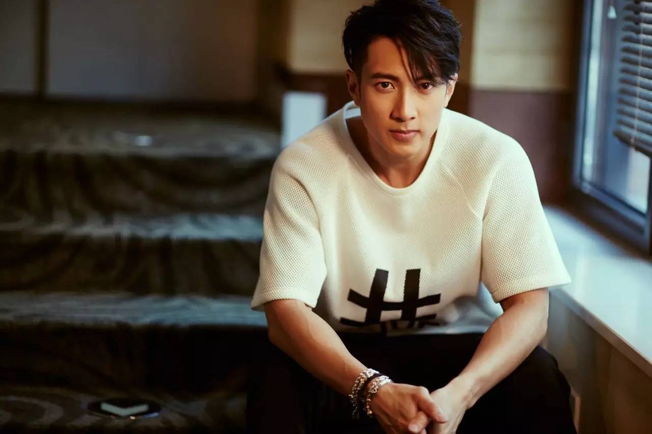 38岁依然冻龄,身价上亿却独宠初恋22年,吴尊才是女人最想嫁的男神!