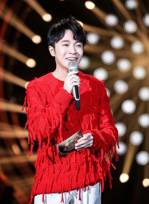 《歌手》第九期许靖韵踢馆成功致敬梅艳芳,吴