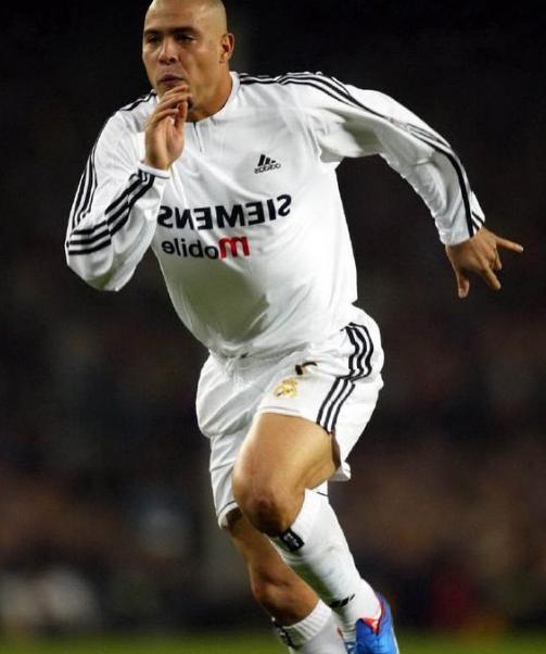 世界足球先生排名都来看看,这两位大神至今无