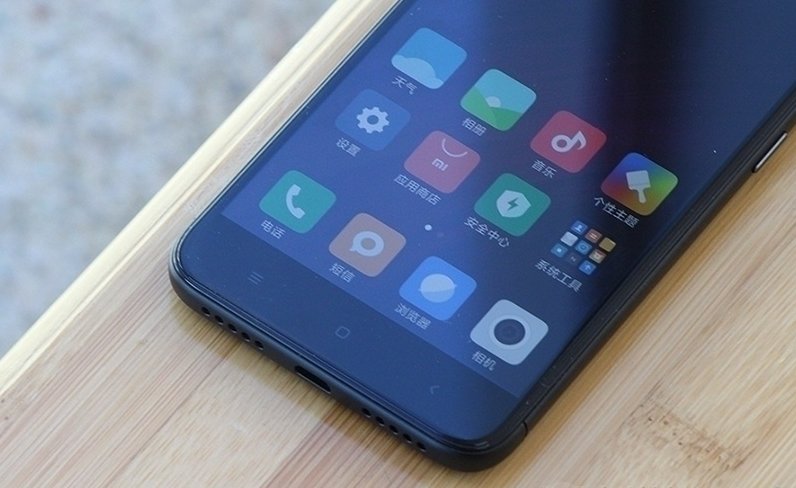 699元+2GB+16GB,小米百元手机里的待机机王