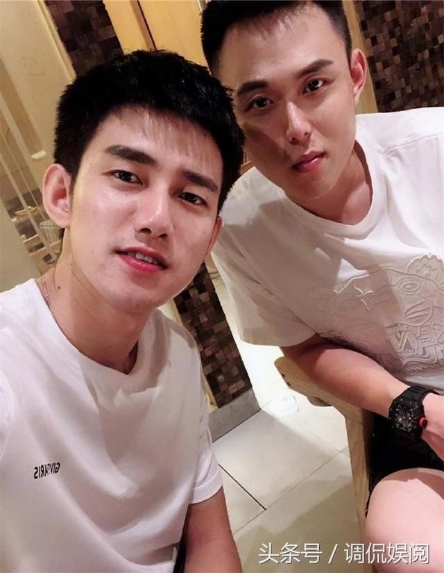 阿哲荣获超级红人节十大才艺主播,众粉丝猜测