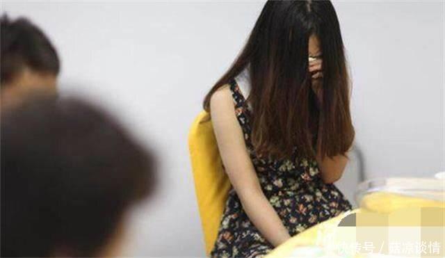 结婚当天婆婆故意不给下车礼,给婆婆敬茶时我