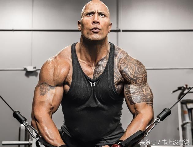 问:健身初学者,要达到美国队长与巨石强森的肌肉体型,要多久?