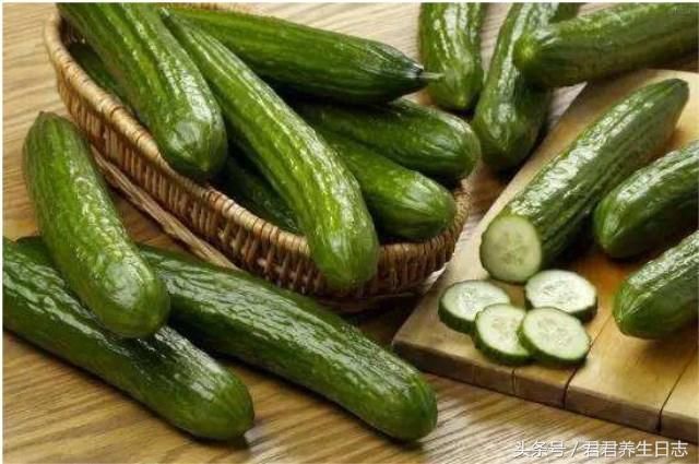 经常用黄瓜片泡水喝,三个月之后身体会出现惊