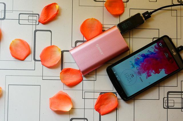 便携速度集于一身:ORICO QS1充电宝与三合一