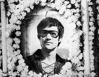 李小龙的死亡照片,让我们缅怀的功夫巨星,深思