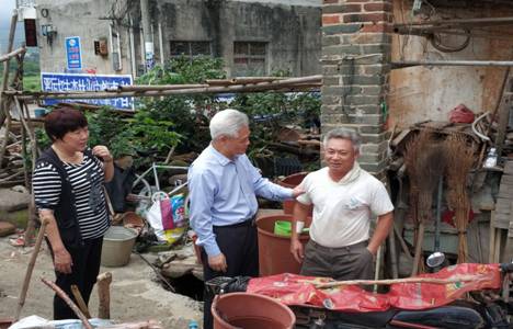 贵港市科技局到扶贫挂点村开展扶贫活动