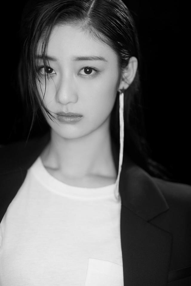 戚砚笛越发走红,华谊兄弟这回要赚了