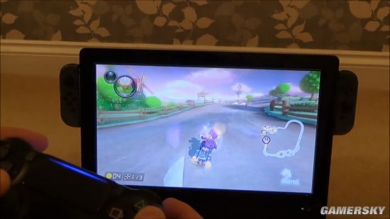 玩家自制Switch XL版 里面还加了一台PSV