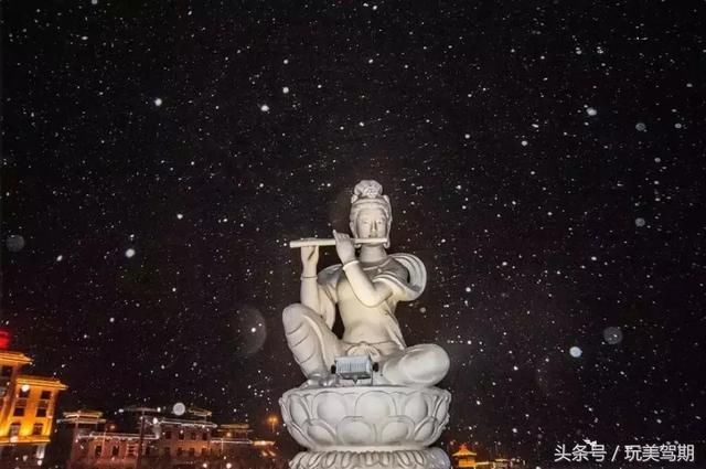 在这里我可以陪你看星星看月亮,从诗词歌赋谈