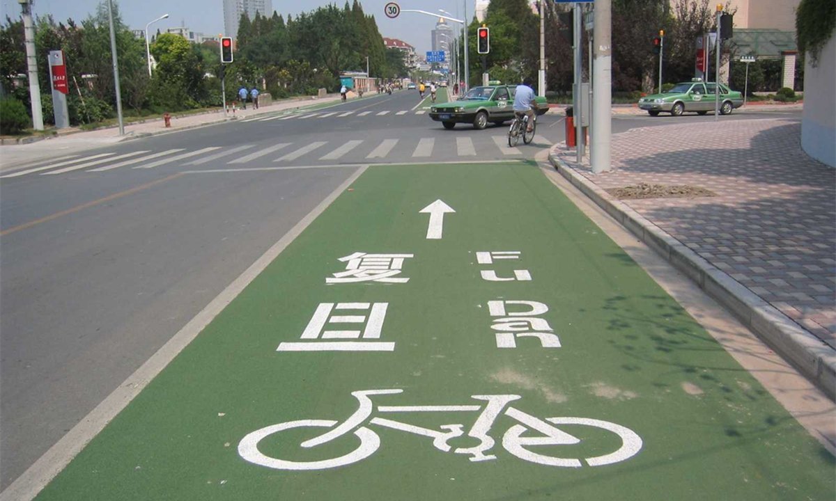 骑友上非机动车道被罚 违规,同情抑或声援