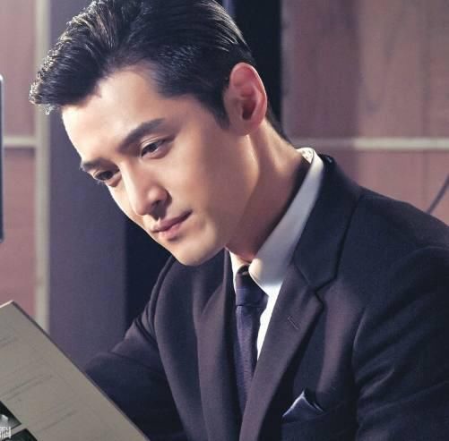 胡歌投资薛佳凝工作室,心系旧爱难释怀?网友: