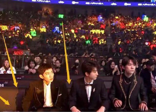 TFBOYS节目被砍粉丝大喊:爱奇艺倒闭了 刘信达开怼(图3) TFBOYS节目被砍粉丝大喊:爱奇艺倒闭了 刘信达开怼(图3)