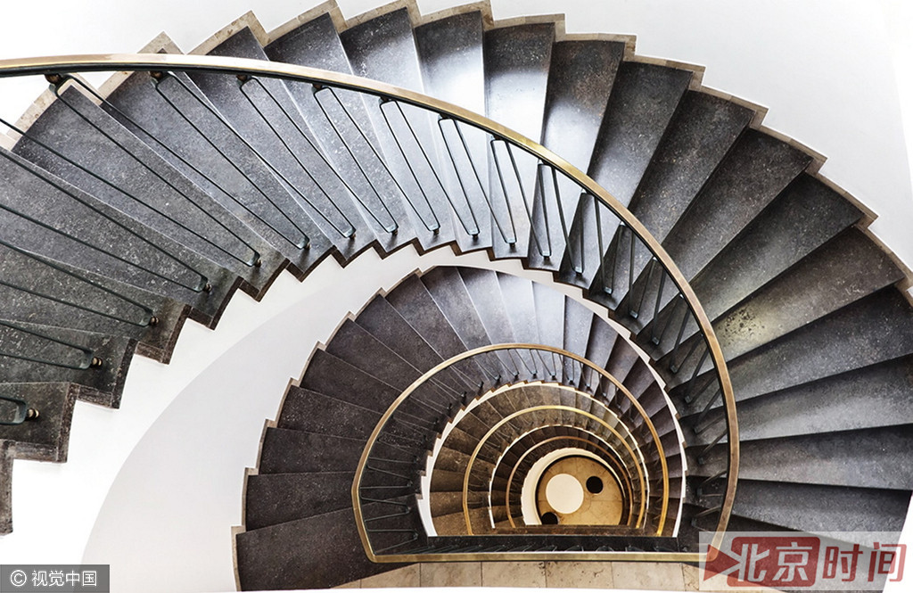 Romina Kutlesa拍摄的楼梯。