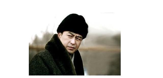 张嘉译带火关晓彤后,又一闺女被带火了,演技丝