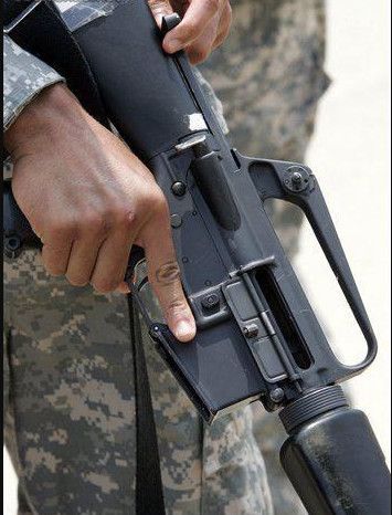 德国新枪抵制无托设计:特种兵换肩射击不会被弹壳打脸