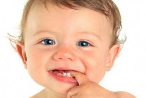 六个月的宝宝发育标准 男女婴儿正常身高体重