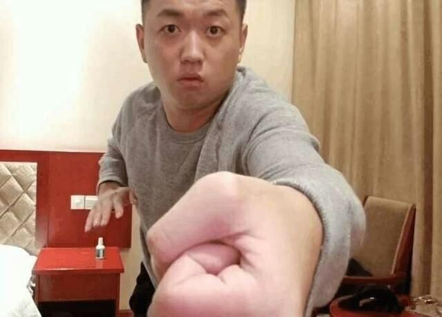 他曾与直播间观众对喷七个小时 是熊猫最"不受待见"的主播