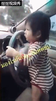 泰父亲分享10月大宝宝开车视频遭网友指责