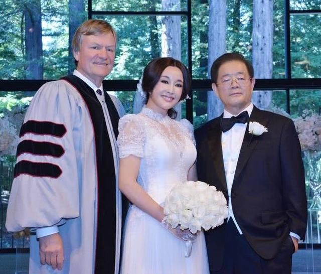 低调了38年,刘晓庆老公背景曝光,难怪年过70岁