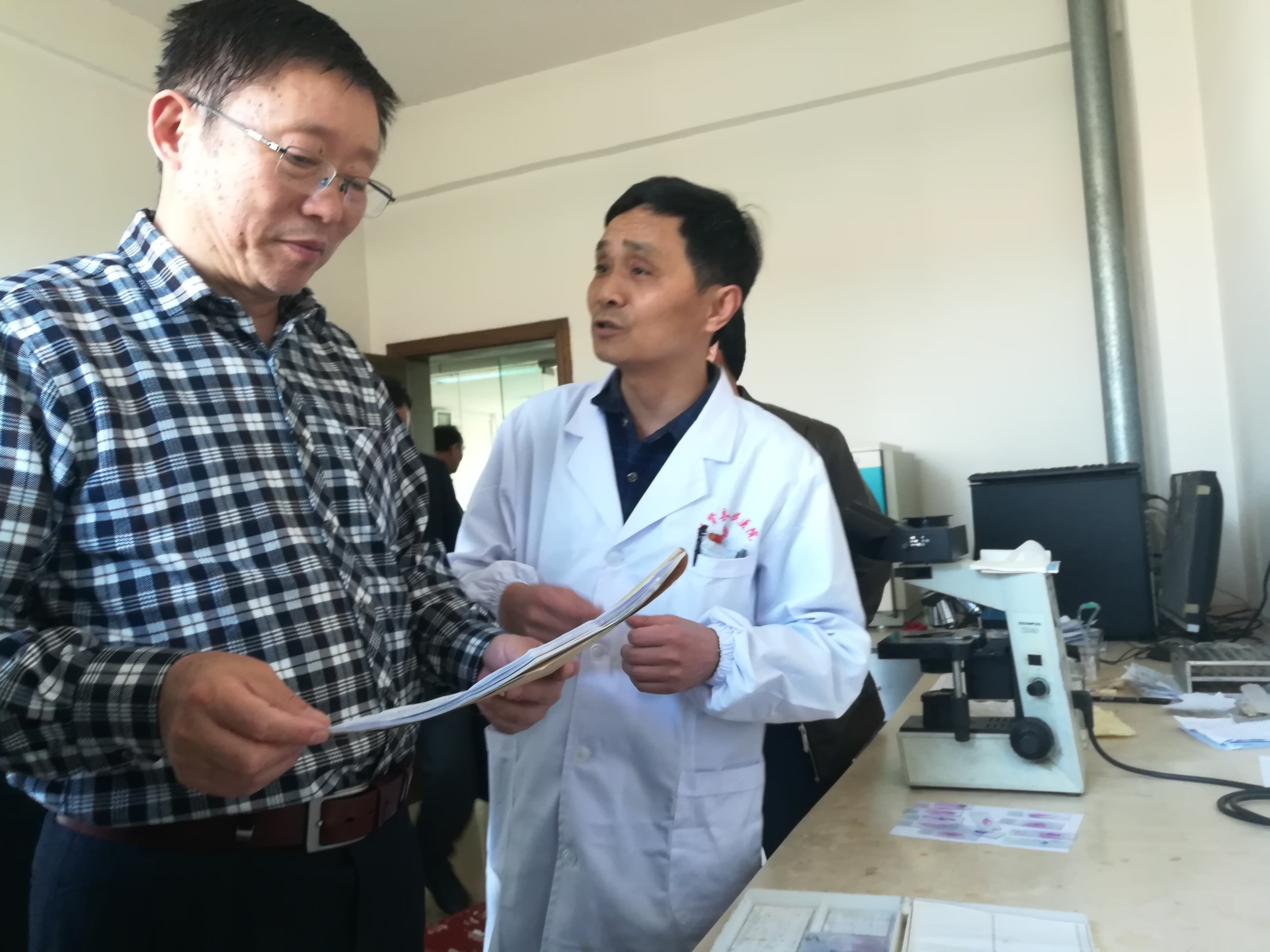 省消除疟疾评估小组到进贤县人民医院评估考核