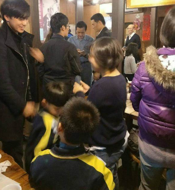 马英九吃饺子被赞 蔡英文吃饺子被酸:外面有路