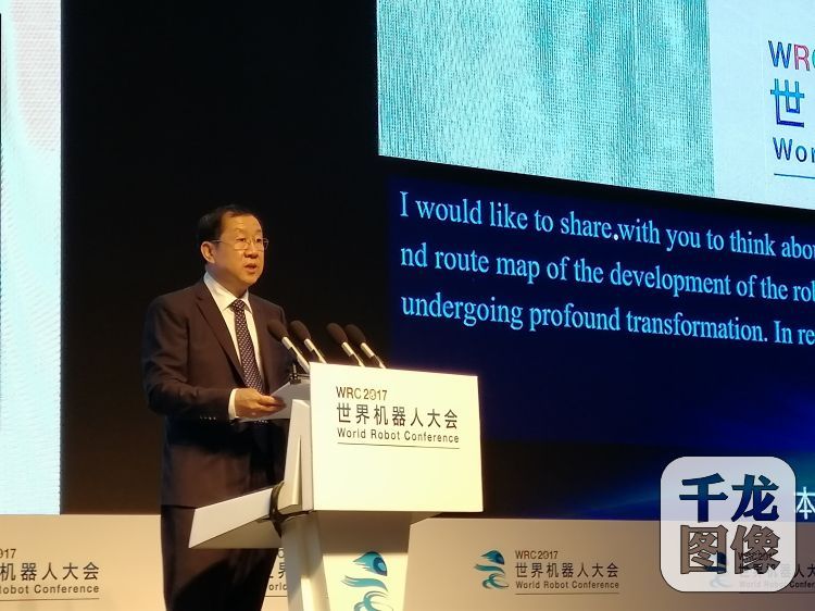 北京市经信委主任张伯旭阐述北京机器人产业路线图:600亿市场在召唤 北京市经信委主任张伯旭阐述北京机器人产业路线图:600亿市场在召唤
