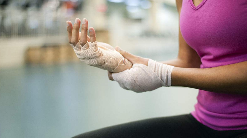 自残啦!伤口治疗师花式包扎 教你紧急处理伤口 自残啦!伤口治疗师花式包扎 教你紧急处理伤口