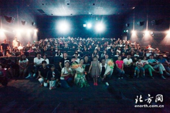 《重返狼群》天津路演与狼 《重返狼群》天津路演与狼