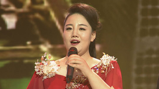 王倩:1990年12月出生于甘肃静宁县三合乡,现是一名歌唱演员.