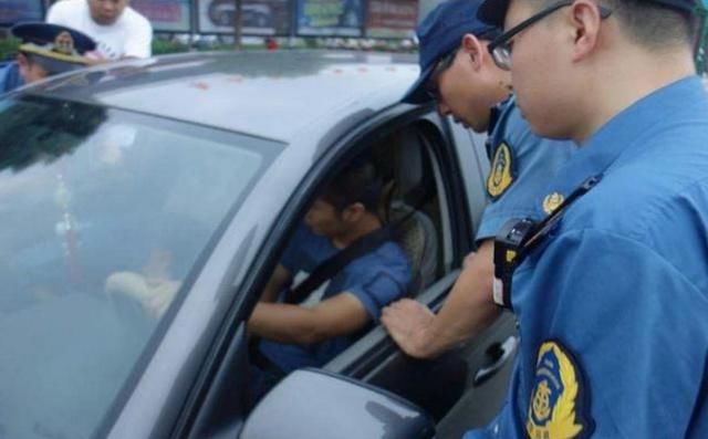 滴滴打车到底是违法还是合法 没有三证的滴滴