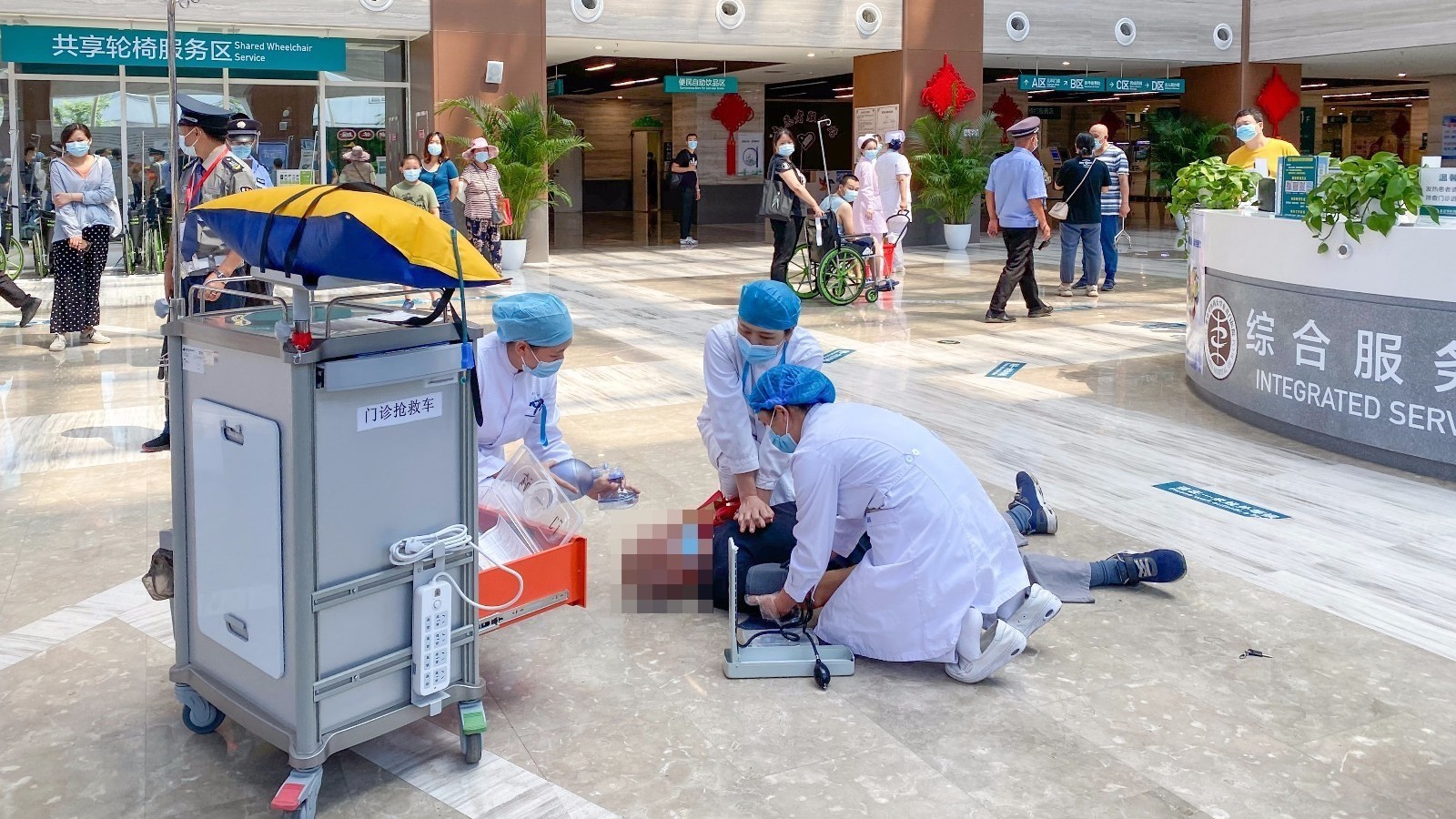 【东直门人在行动|医院动态】黄金4分钟生死时速 7旬老人跑赢死神