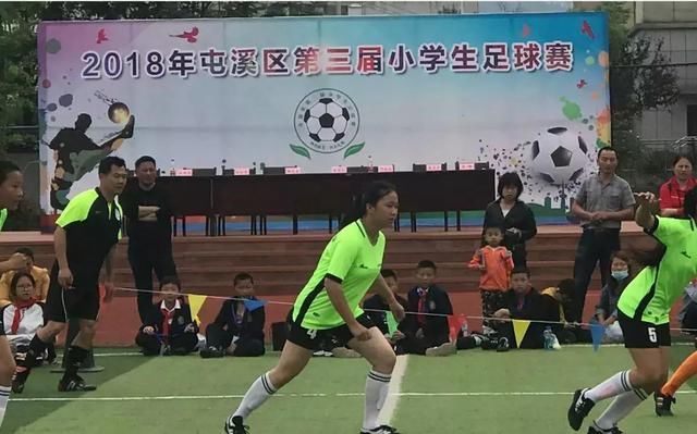 体育屯溪区第三届小学生足球赛开赛啦!