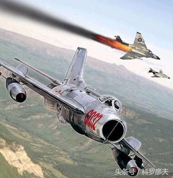 中国这架战机竟然持续生产了49年:改到亲妈都