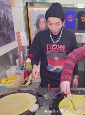 于谦弹狗,刘昊然露腿,白敬亭式谦让,这些动图背