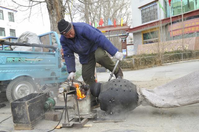 「嘭」这种怀旧的「大炮手摇爆米花机,你有多久没见过了?