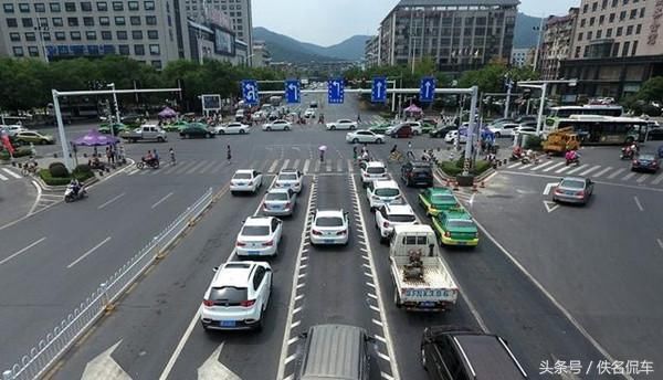 十字路口遇到锯齿线要注意啦,老司机都不知道