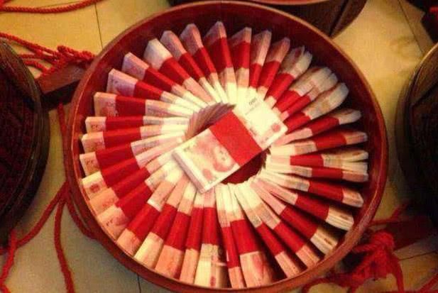 婆婆问我要彩礼钱,我说给妈妈看病了,老公竟说