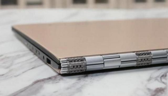 三星手机Galaxy X曝光:双屏折叠+机械铰链,借鉴