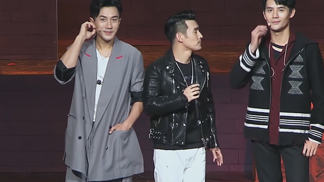 三大男神同台演唱《光辉岁月》