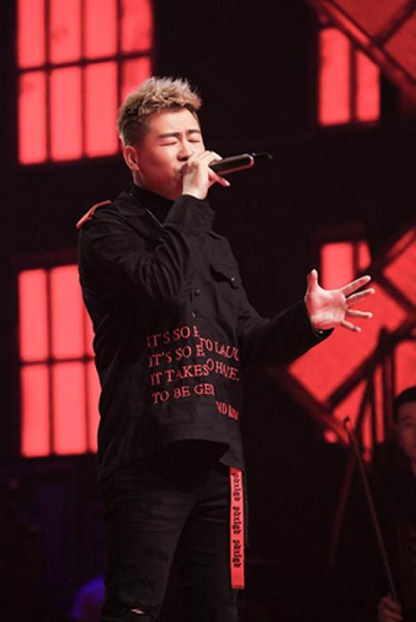 胡彦斌曝曾上婚恋网 妈妈级粉丝现场招女婿-北京时间