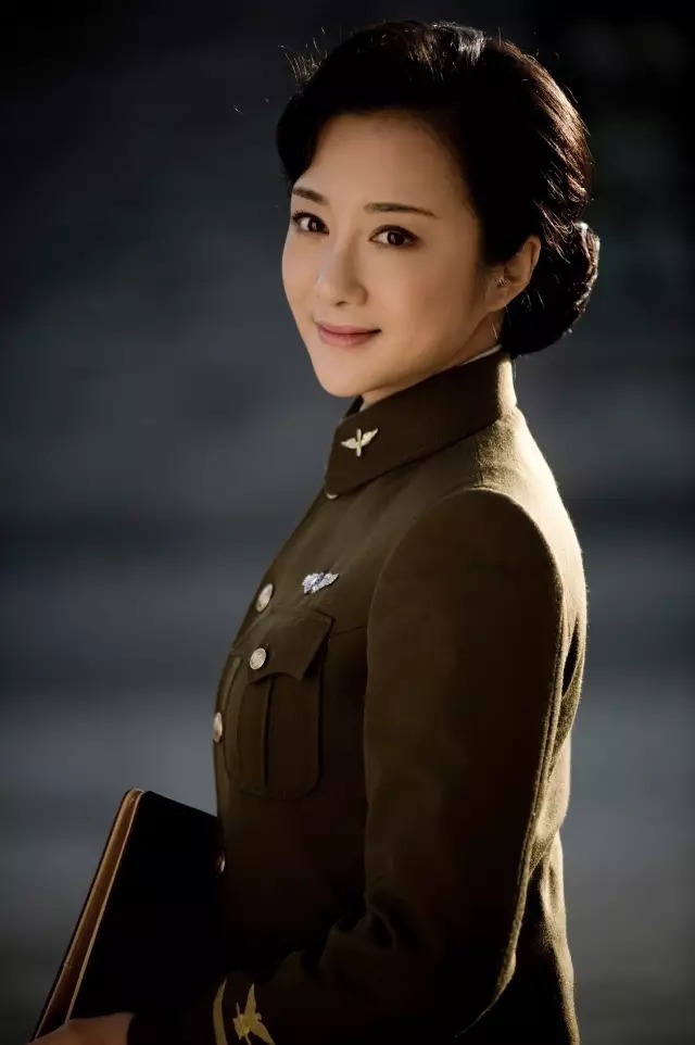 李依晓18岁入行自幼学京剧 她演的虞姬连陈道明都说很到位